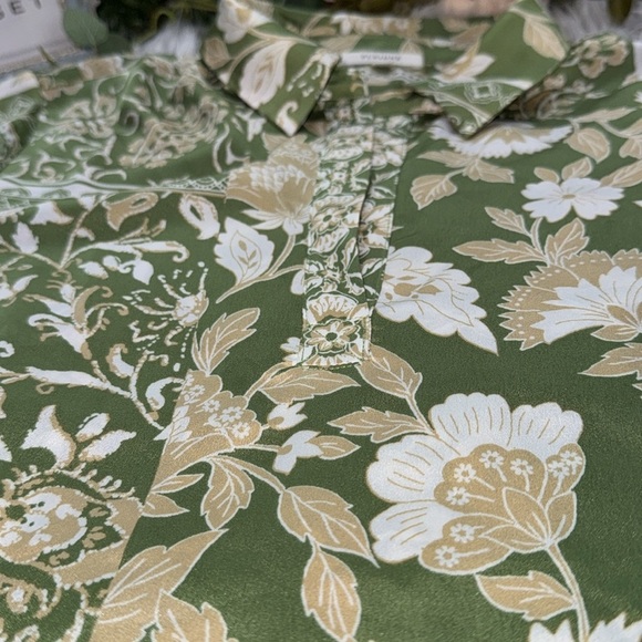 Nordstrom Deep Lime Silk-like Long Sleeve Patch Green Floral Blouse - Picture 7 of 13